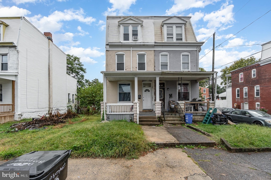 view of front of house featuring covered porch