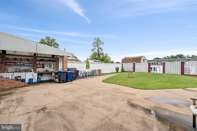 view of yard with a patio