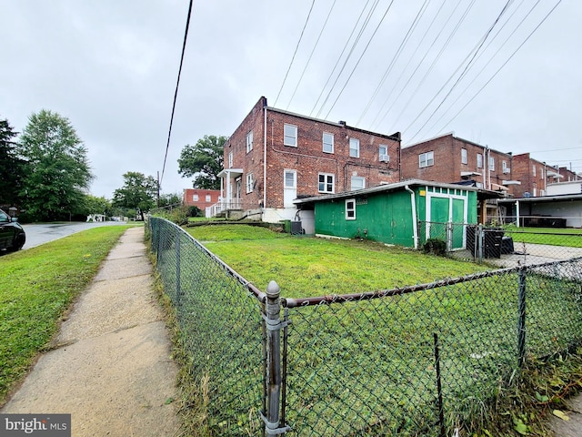 view of yard featuring cooling unit