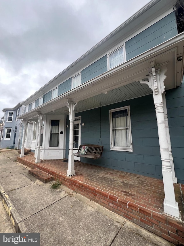 view of front of home with covered porch