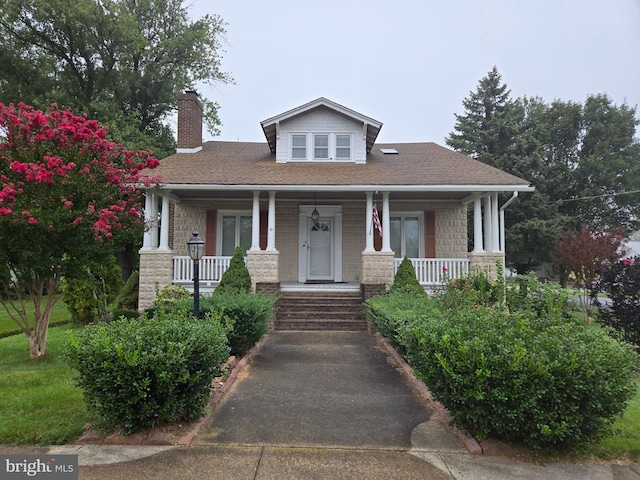 view of front facade with a porch