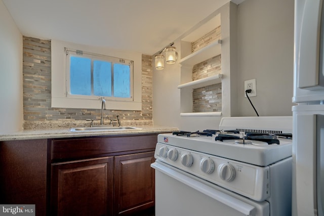 bathroom featuring decorative backsplash and vanity