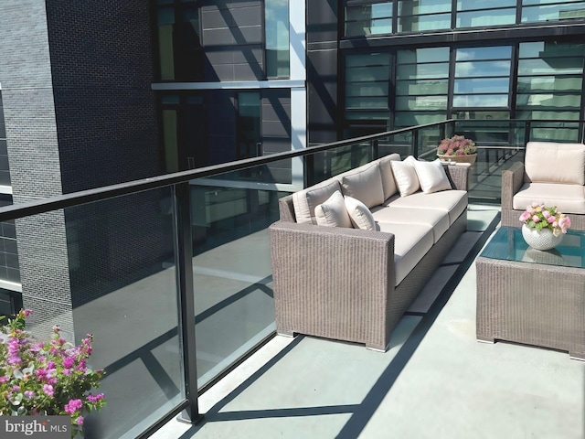 balcony featuring an outdoor hangout area