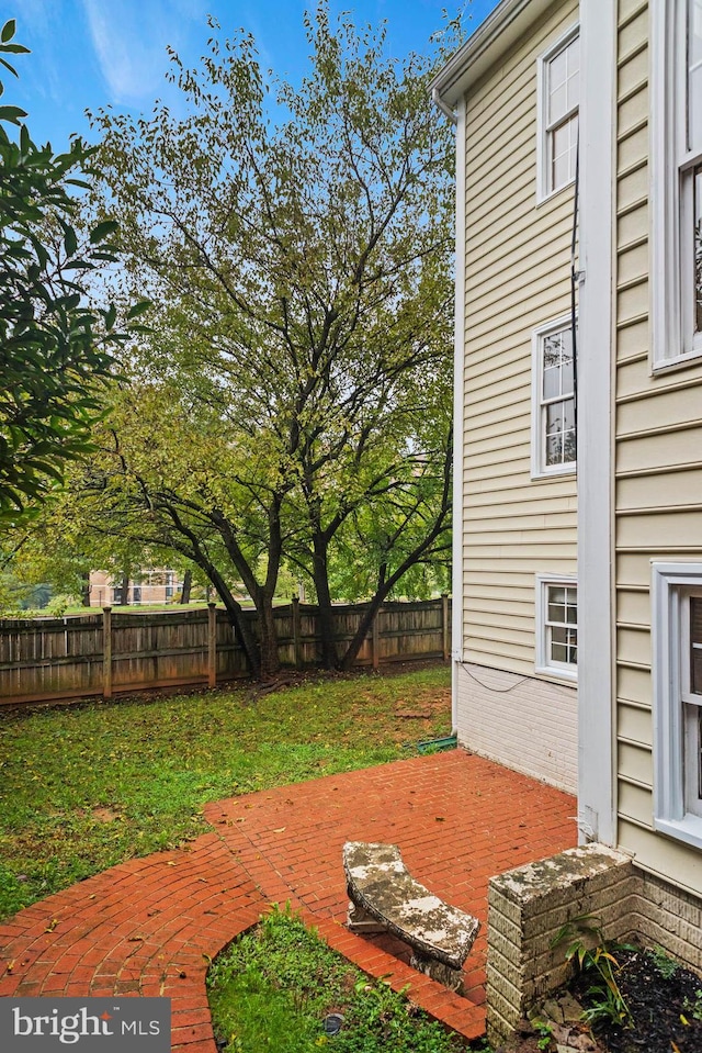 view of yard with a patio area