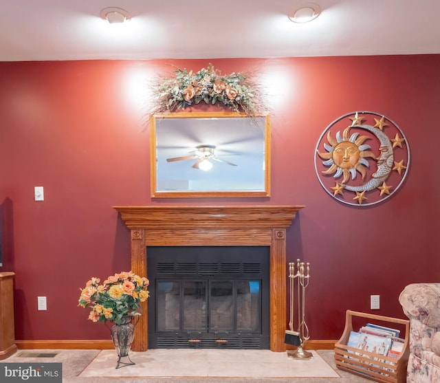 carpeted living room featuring ceiling fan