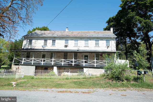 view of front of home featuring a porch