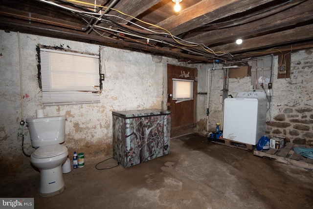 basement featuring washer / dryer