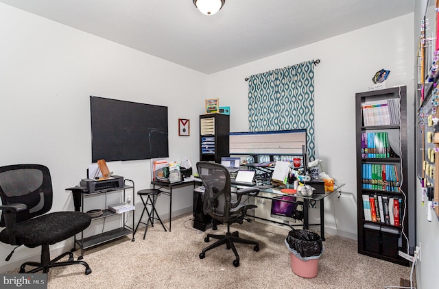 office area with carpet