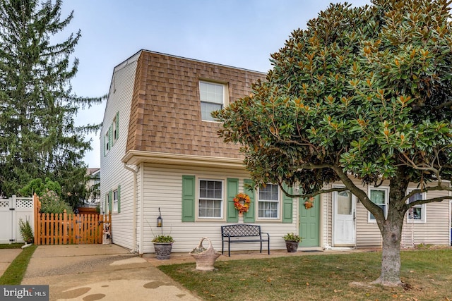 view of front of home