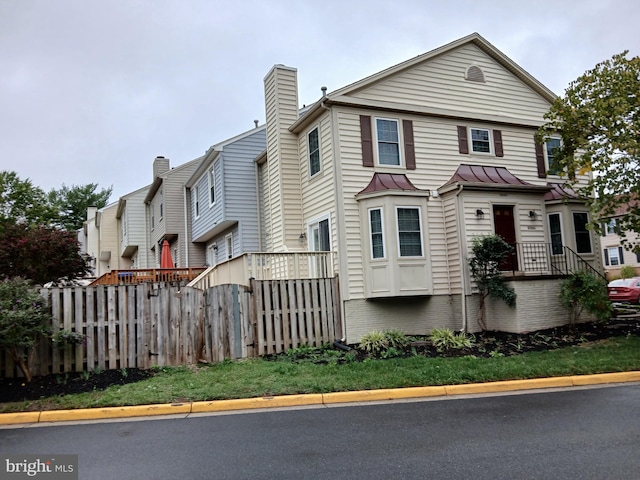 view of front of property