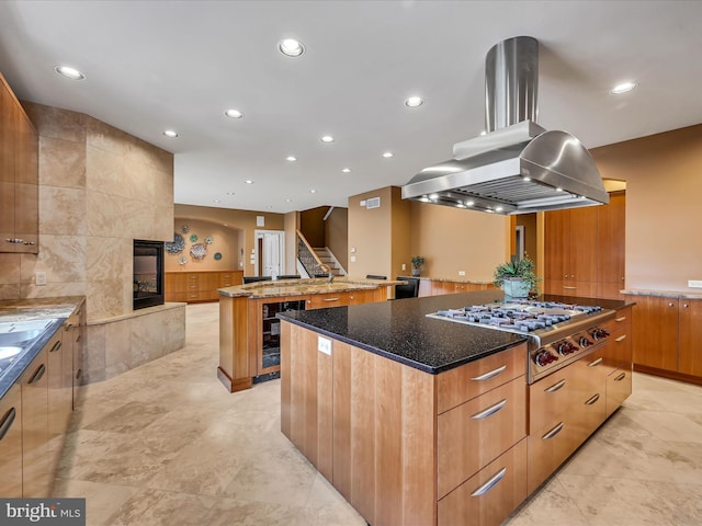 52 Violets Path, Elizabethtown, PA 17022 - kitchen with a large island, beverage cooler, modern cabinets, stainless steel gas stovetop, and island exhaust hood