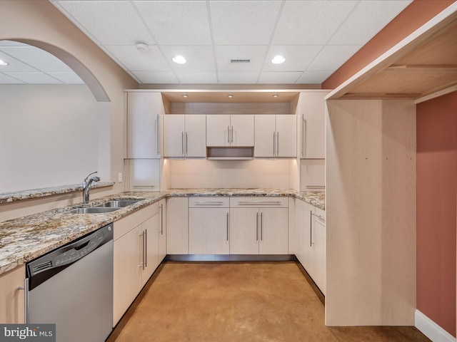 52 Violets Path, Elizabethtown, PA 17022 - kitchen with dishwasher, a sink, a paneled ceiling, recessed lighting, and light stone countertops