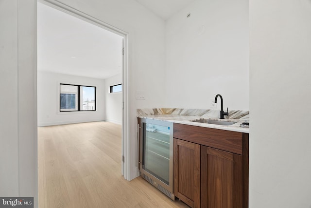 706 Latona St Unit J, Philadelphia, PA 19147 - indoor wet bar with wine cooler and light wood-style flooring