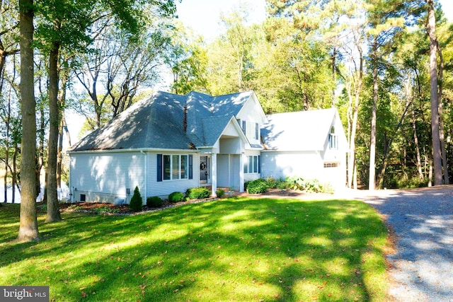 view of front of property with a front yard