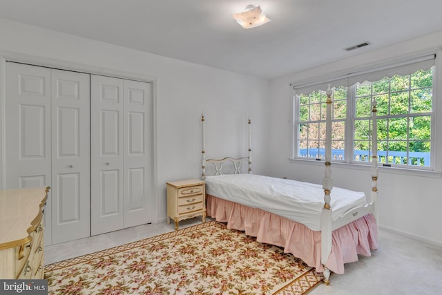 bedroom featuring a closet