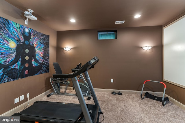 workout room with carpet