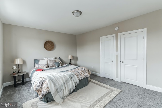 bedroom with carpet flooring