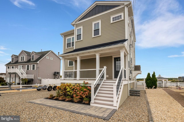 view of front facade featuring a porch