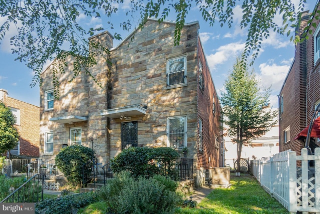 view of front of home