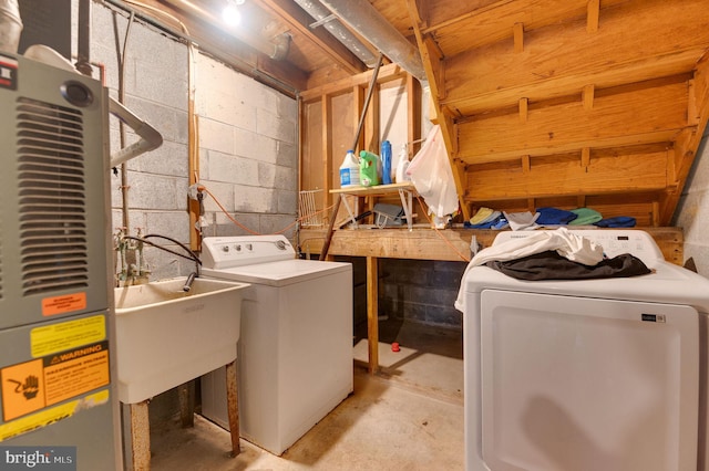 laundry room featuring sink