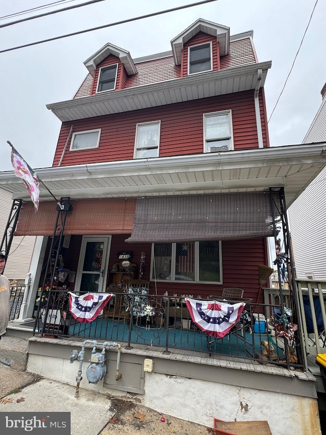 view of front of property with a porch