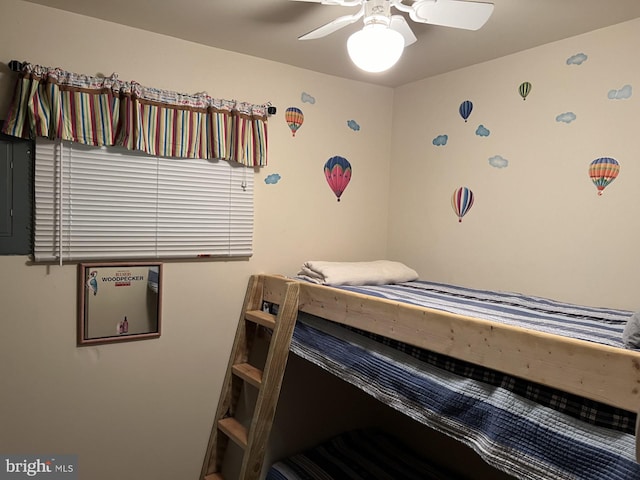 bedroom with ceiling fan