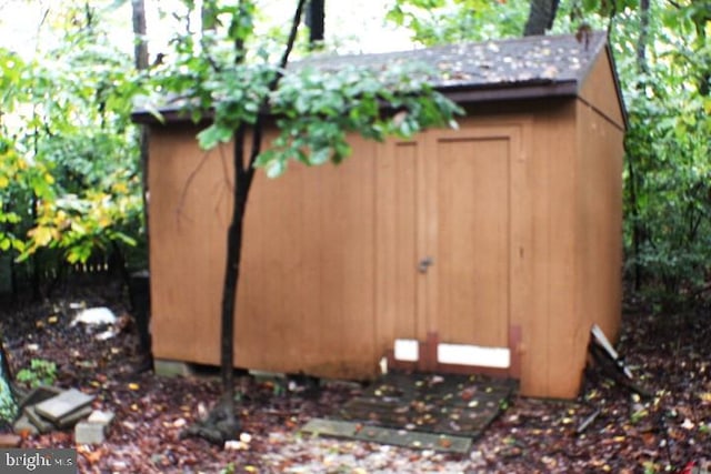 view of outbuilding