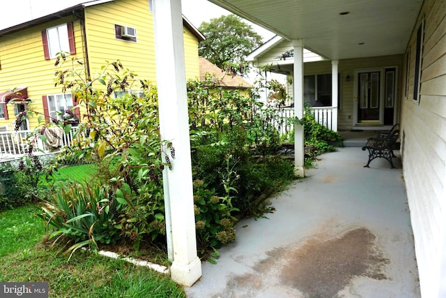 view of patio featuring covered porch