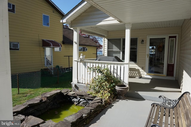 view of patio / terrace with covered porch