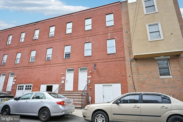 Listing photo 3 for 2024 N 17th St, Philadelphia PA 19121