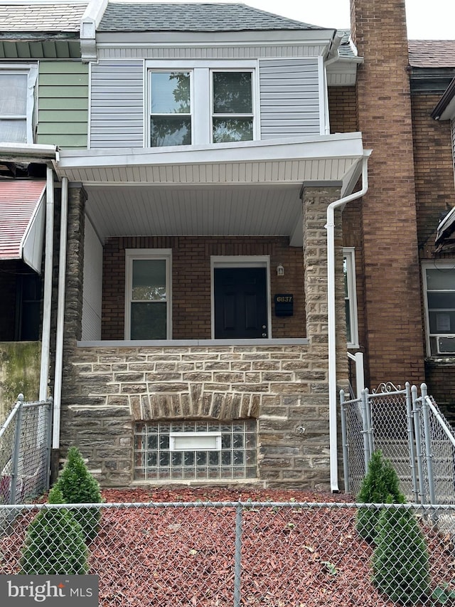 view of front facade with covered porch