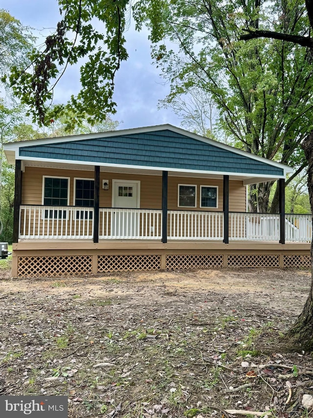 view of front of property with a porch