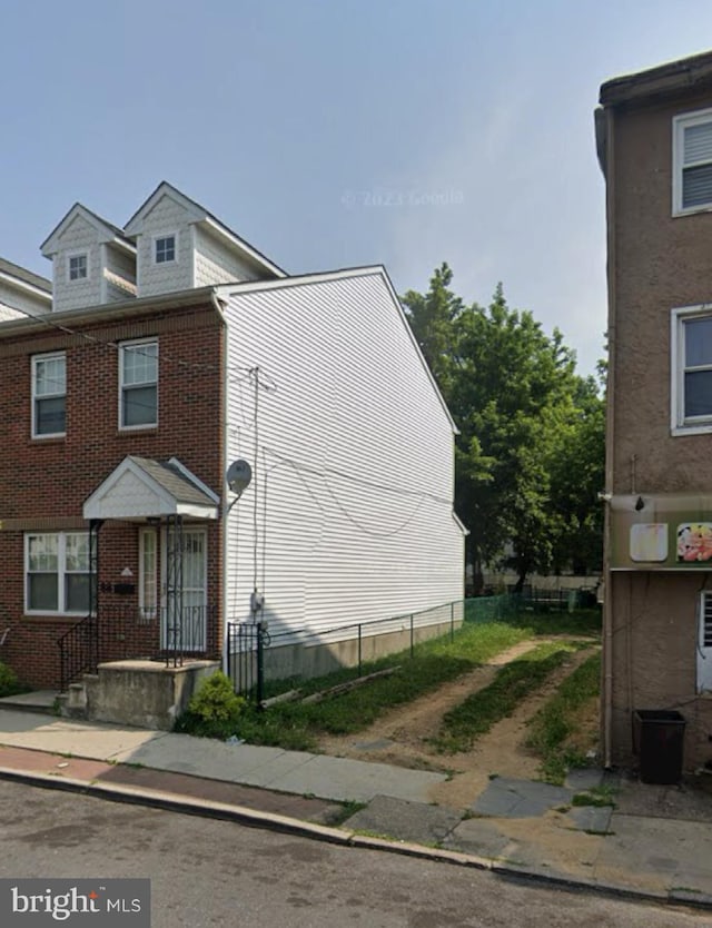 Listing photo 3 for 86 Pennington Ave, Trenton NJ 08618