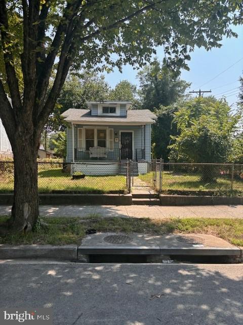 bungalow-style home with covered porch