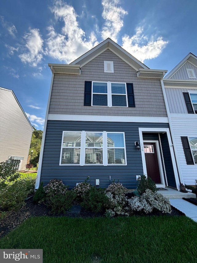 view of front of house with a front yard