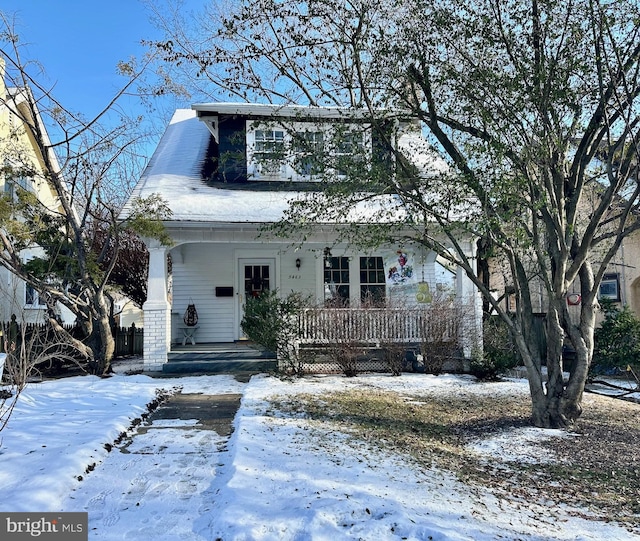 view of front of property featuring covered porch