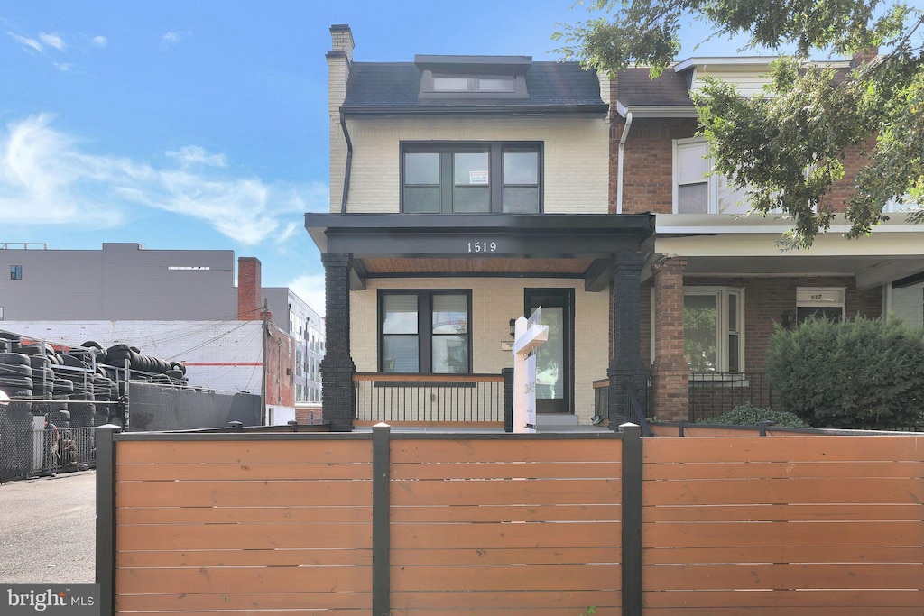 view of front of home featuring a porch