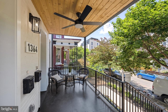 balcony featuring ceiling fan