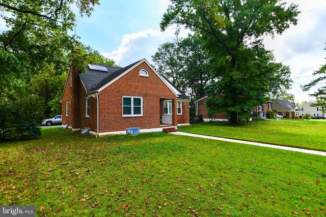 view of front of house with a front yard