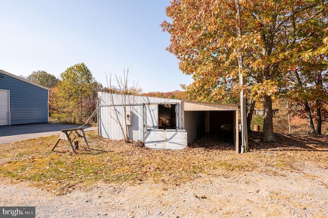 view of outdoor structure