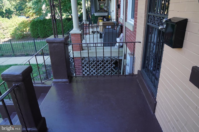 exterior space featuring a porch