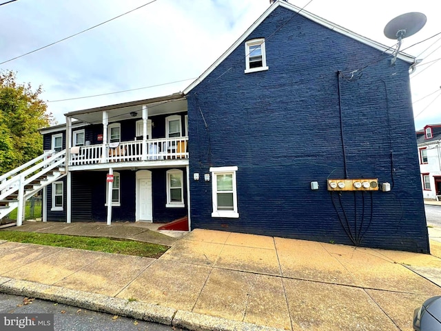 view of front of home