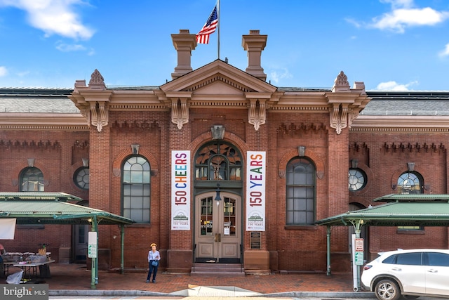 view of building exterior