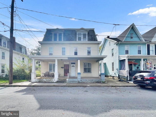 view of front of home featuring a porch