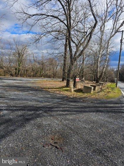 Listing photo 3 for Michaels Mill Rd, Buckeystown MD 21717