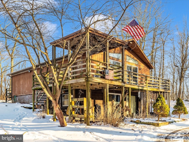 view of front of property