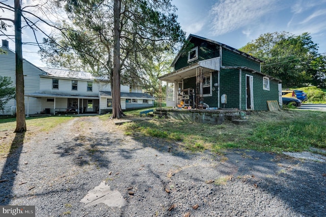 view of front of home featuring a porch