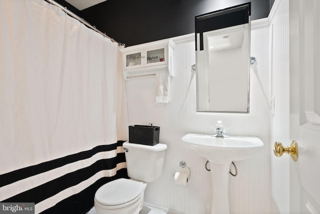 full bathroom with toilet