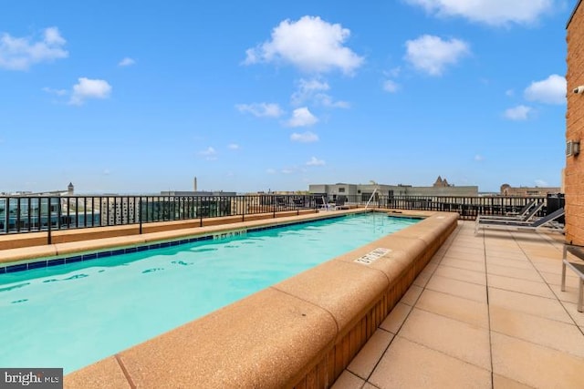 view of swimming pool