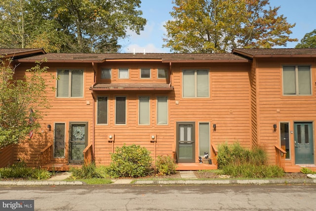 view of front of house